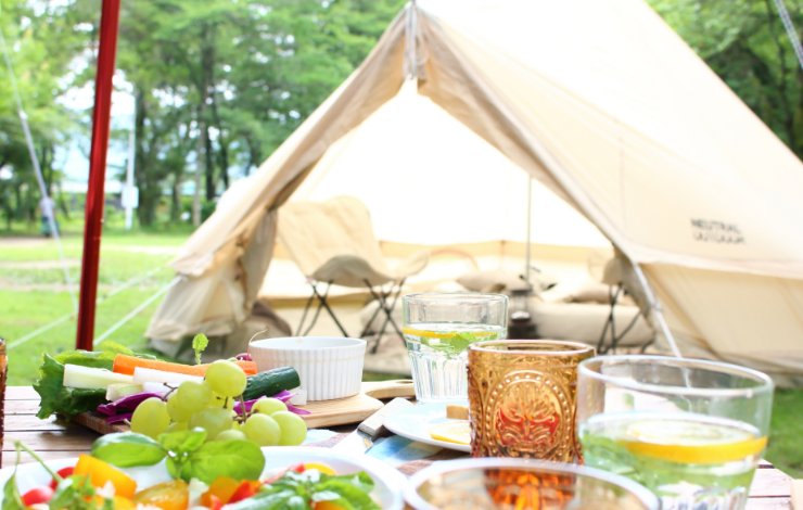 キャンプ　テント　写真